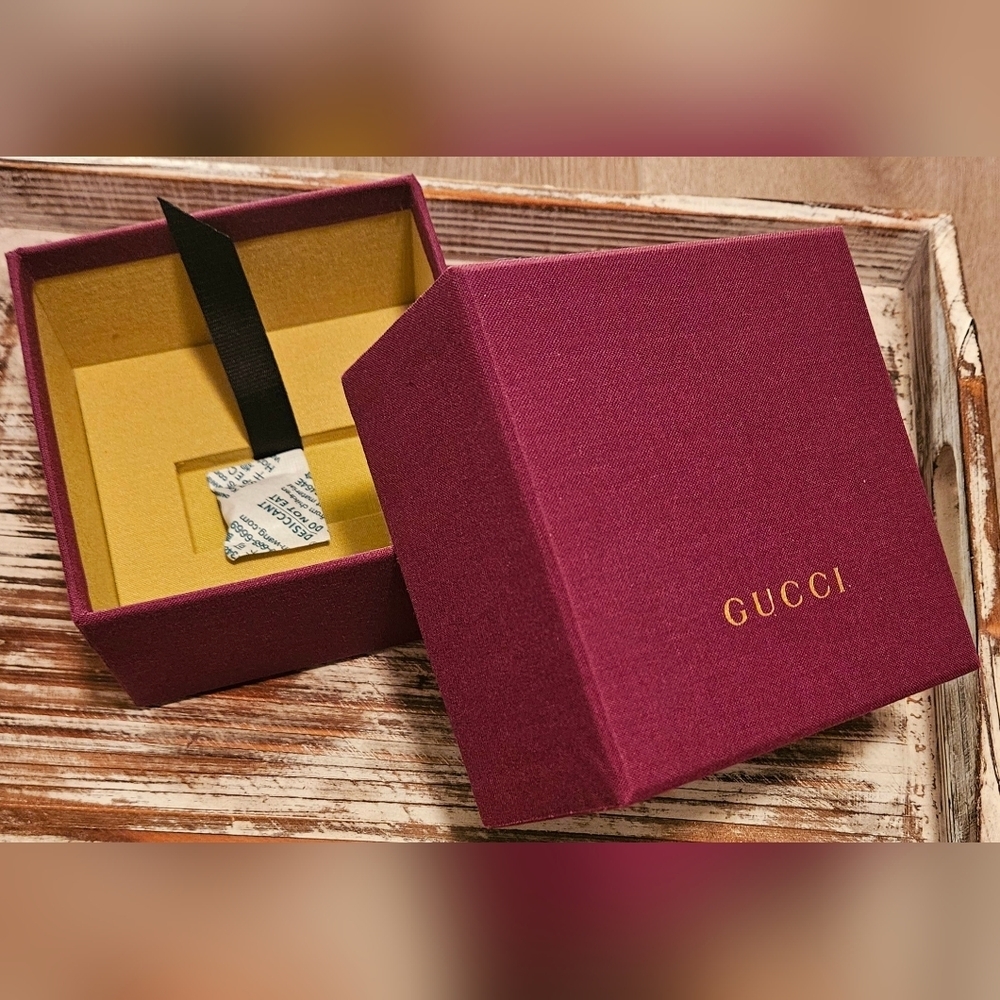 Authentic Gucci Burgundy Jewelry Watch Gift Box Case Gold Logo Ribbon Insert Set